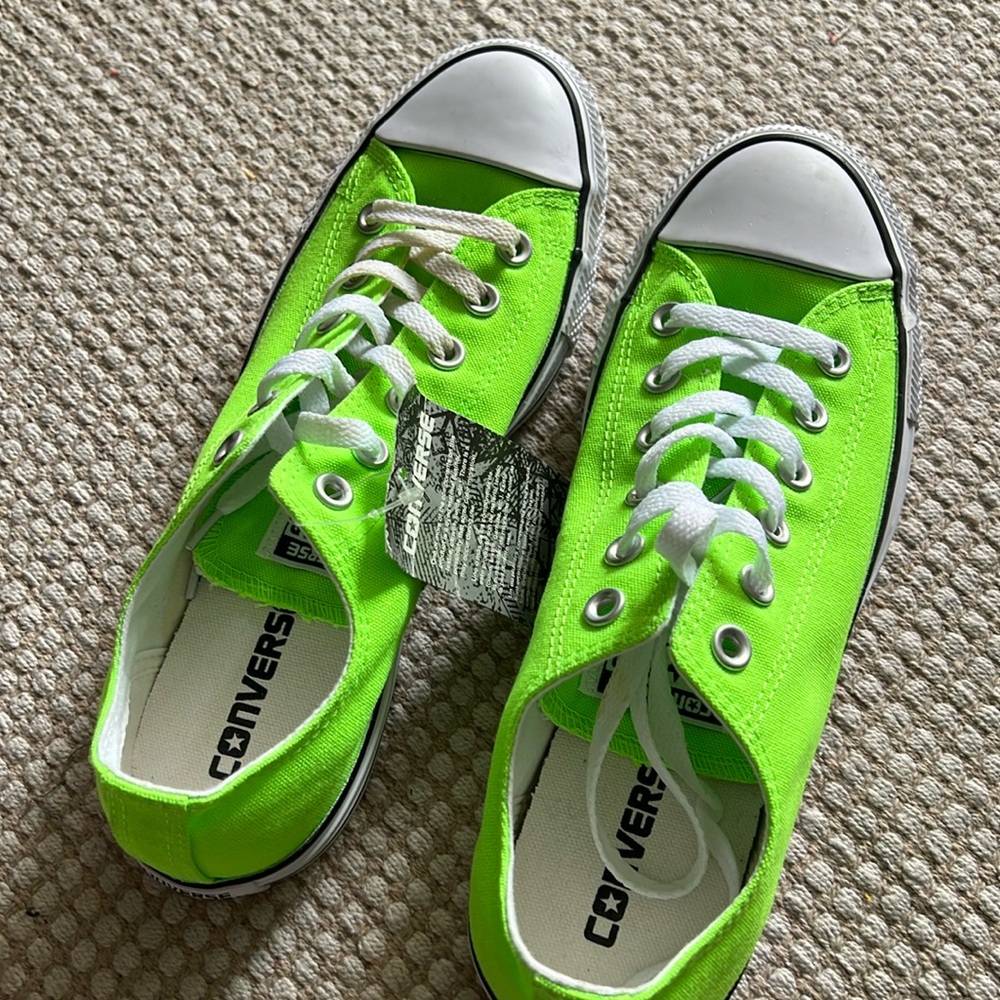 Neon Green Converse - Men’s 7 & Women’s 9